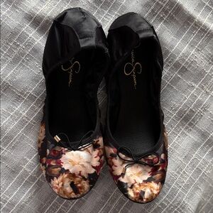 Jessica Simpson Black Floral Print Ballet Flats